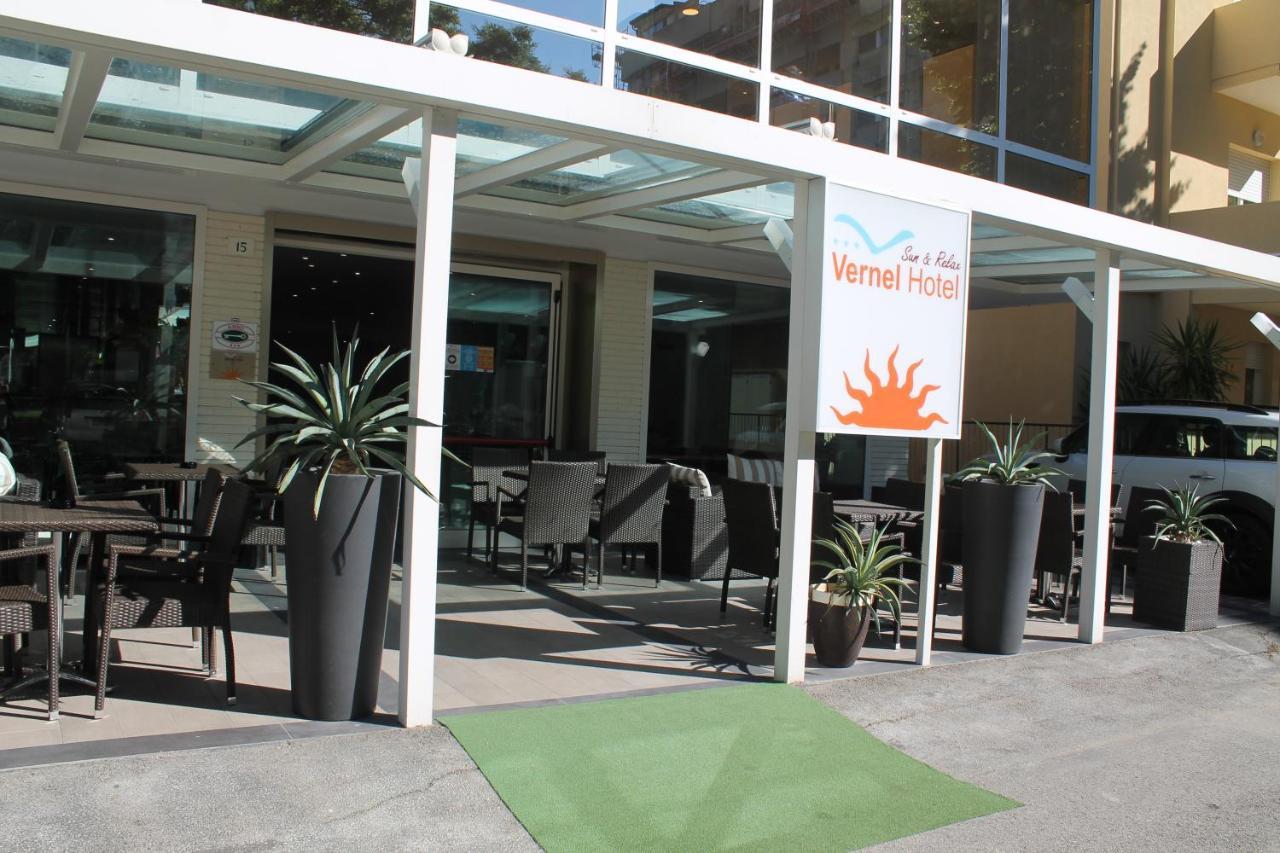 Hotel Vernel Rímini Exterior foto