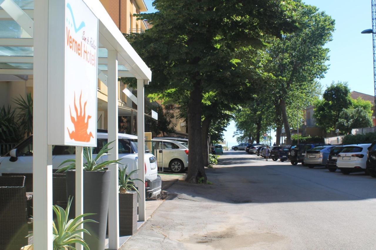 Hotel Vernel Rímini Exterior foto